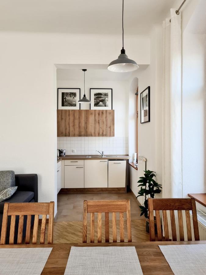 Apartment 1-raum-wohnung Zentral Gelegen *