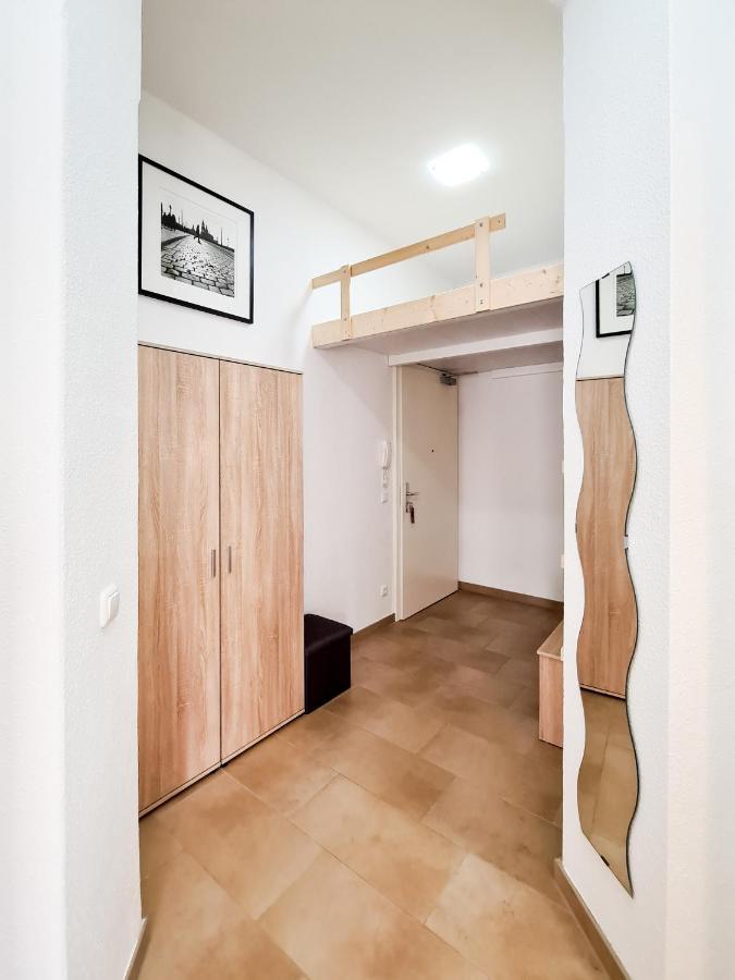 1-raum-wohnung Zentral Gelegen * Dresde